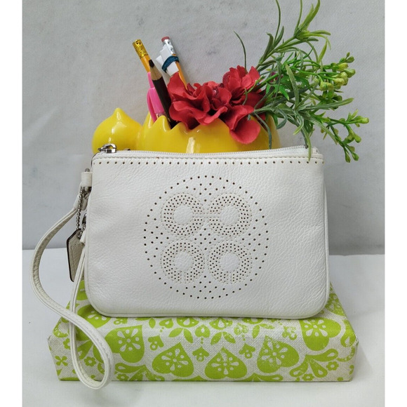 Coach Laura White Leather Logo Zipper Closure Wristlet - Coin Wallet - Picture 1 of 10